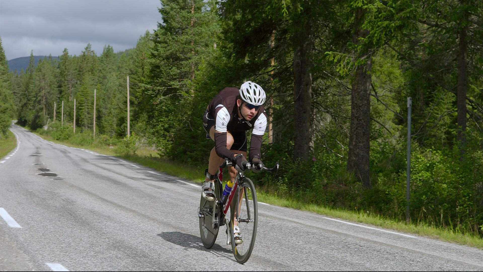 尼尔·巴特尔的防守技术日趋成熟,为袋鼠队带来稳定表现,巴特尔防守奥尼尔视频